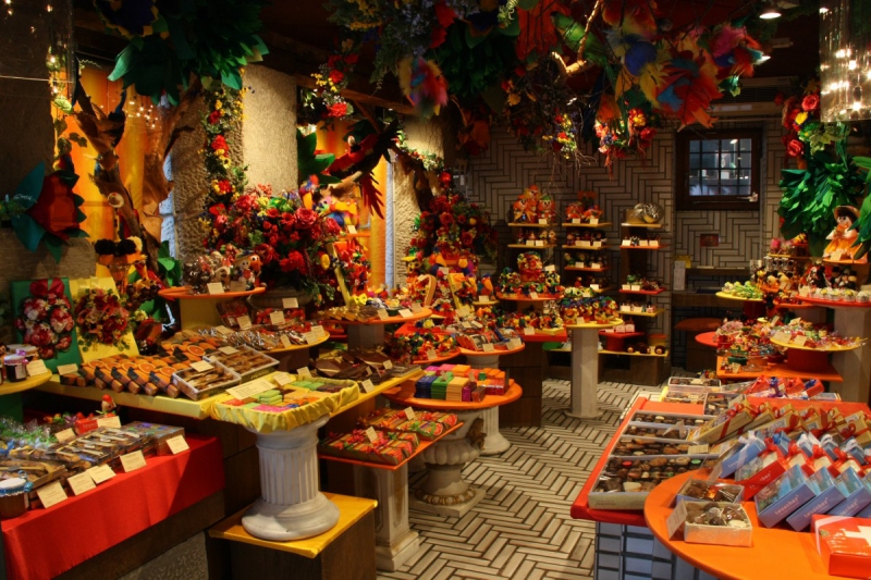 ecommerce-LA TURBIE-min_candy_store_chocolate_shop_chocolate_switzerland-393515